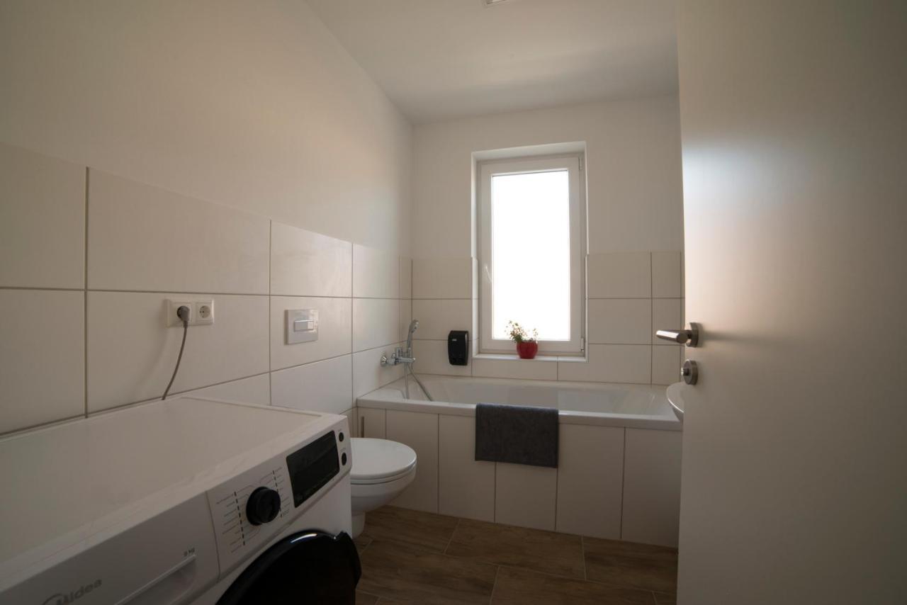 Schoene Grosse Ferienwohnung 79M2 Und 2 Baeder, Zentrumnah, 2Og Erfurt Zewnętrze zdjęcie