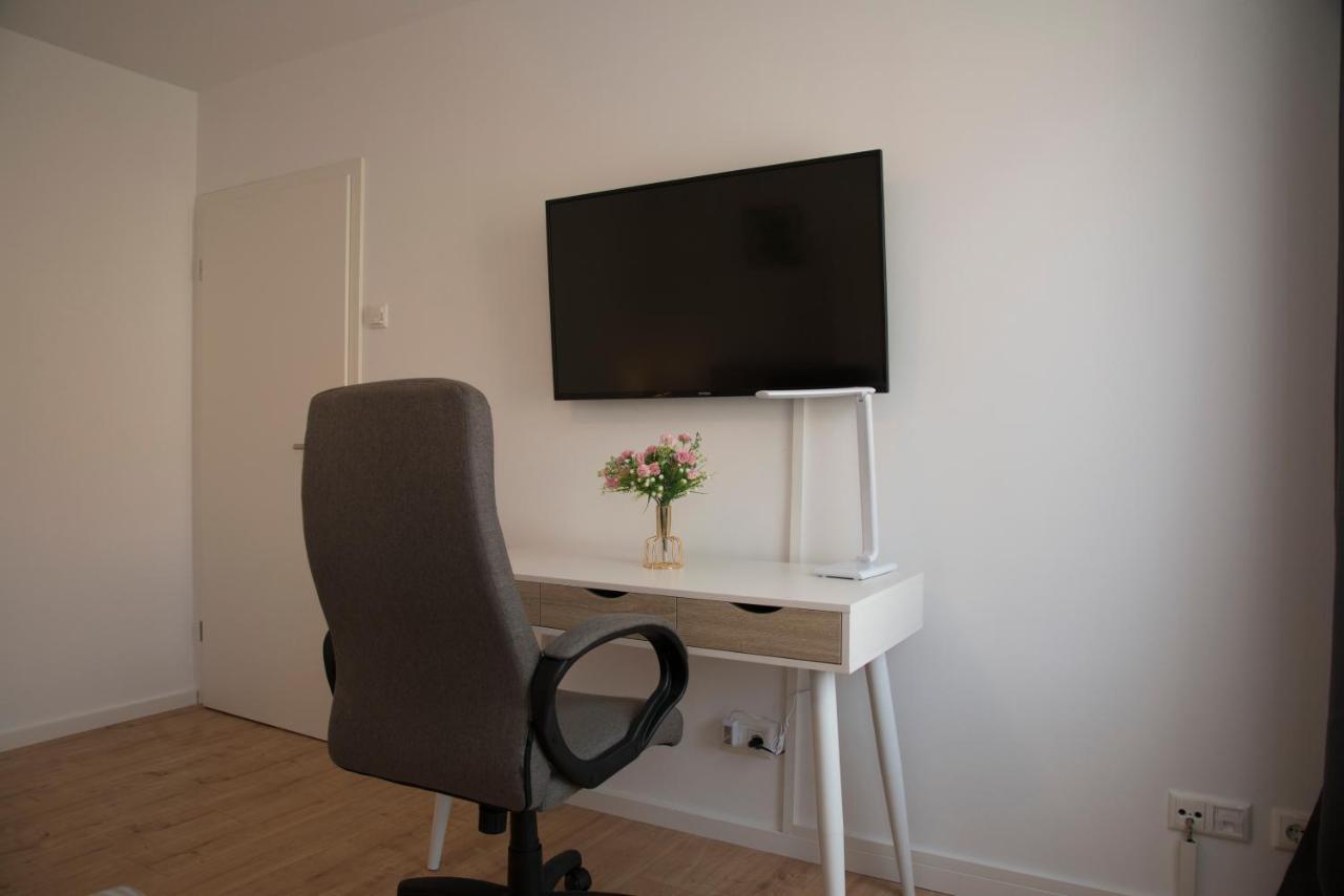 Schoene Grosse Ferienwohnung 79M2 Und 2 Baeder, Zentrumnah, 2Og Erfurt Zewnętrze zdjęcie