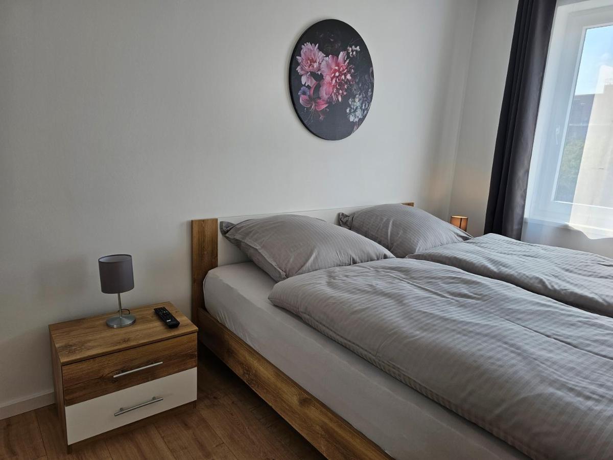 Schoene Grosse Ferienwohnung 79M2 Und 2 Baeder, Zentrumnah, 2Og Erfurt Zewnętrze zdjęcie