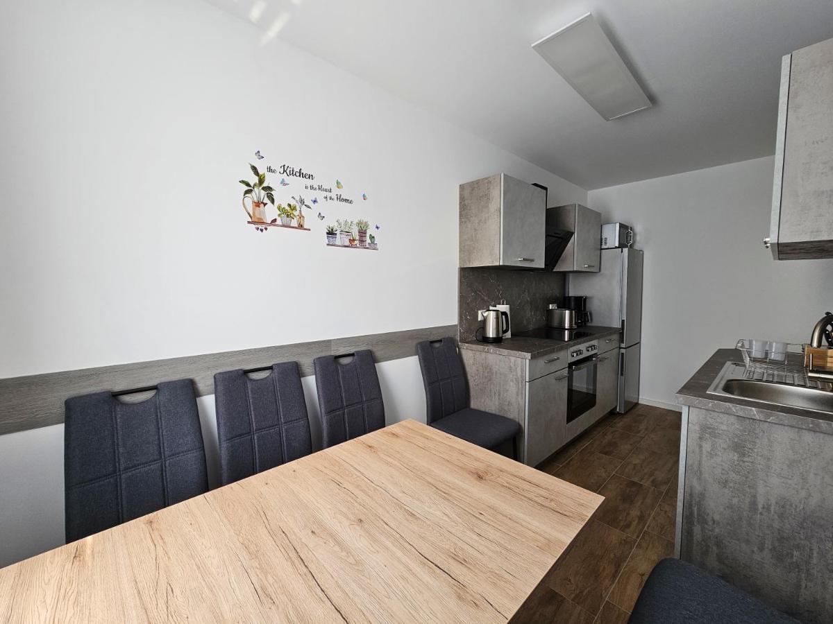 Schoene Grosse Ferienwohnung 79M2 Und 2 Baeder, Zentrumnah, 2Og Erfurt Zewnętrze zdjęcie
